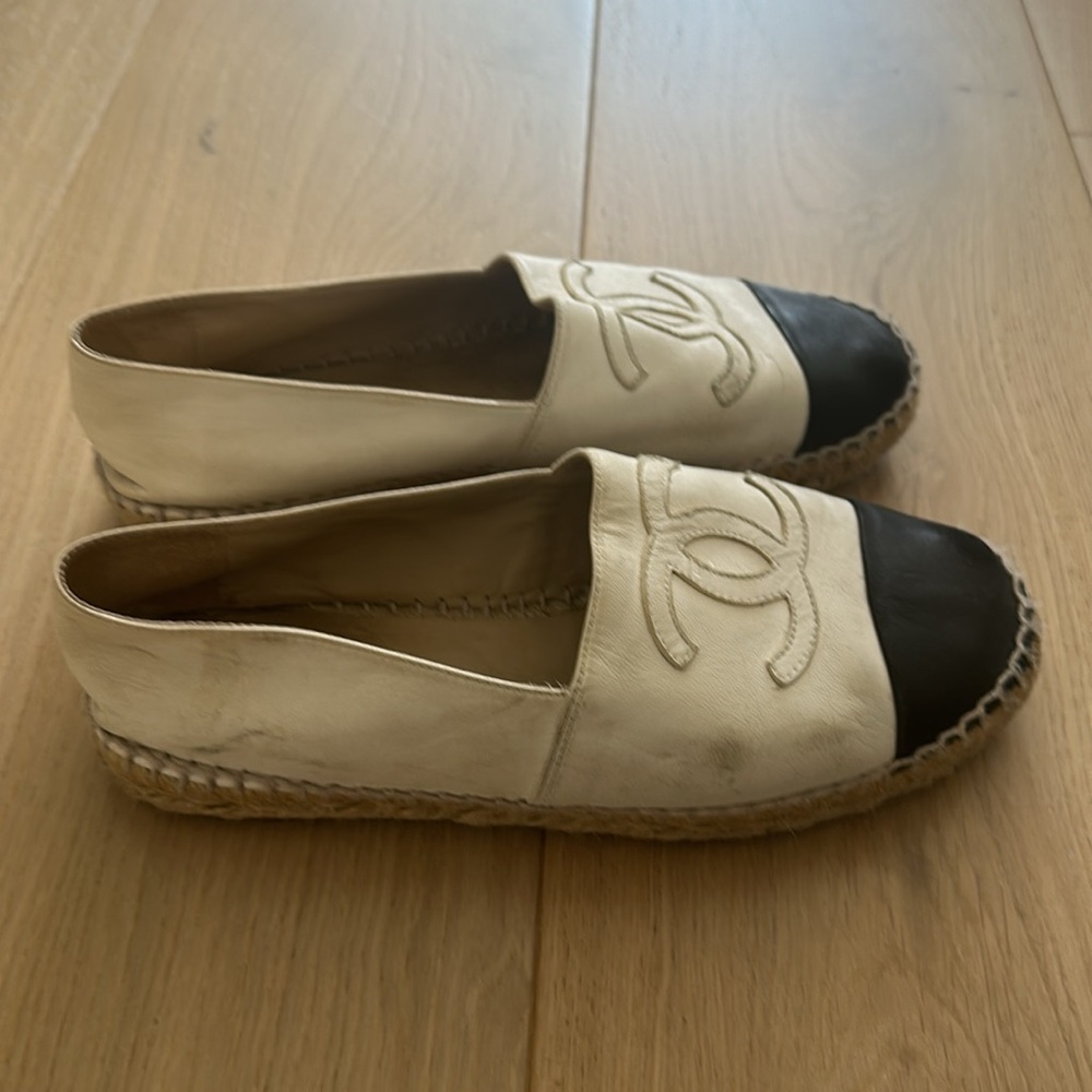 Chanel Women Cc Logo Lambskin Leather Espadrilles White Black size EU 38 - Picture 6 of 10